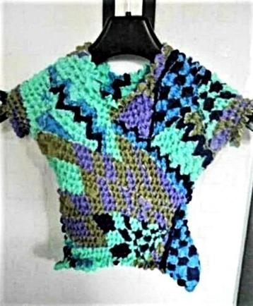 Heel mooie kleine blouse beschikbaar voor biedingen