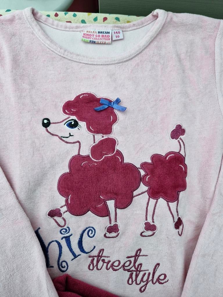 Zachte meisjes pyjama maat 140, Ophalen, Zo goed als nieuw