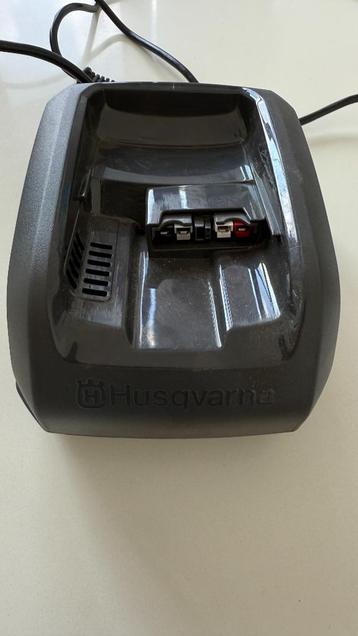 Husqvarna QC250 batterijlader 36V - nieuw beschikbaar voor biedingen