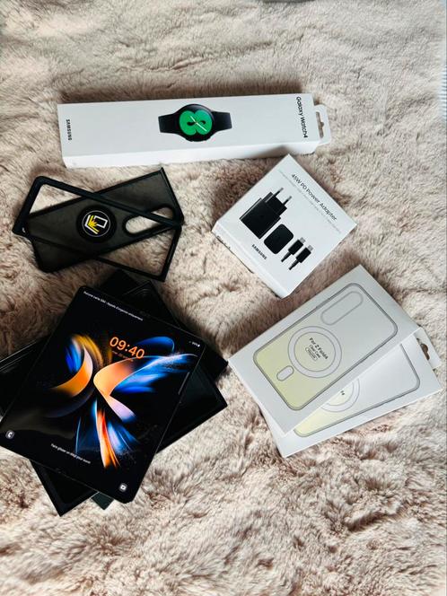 SAMSUNG Galaxy Z Fold 4/ Chargeur Samsung/ Galaxy Watch 4, Télécoms, Téléphonie mobile | Marques Autre, Comme neuf, Enlèvement ou Envoi