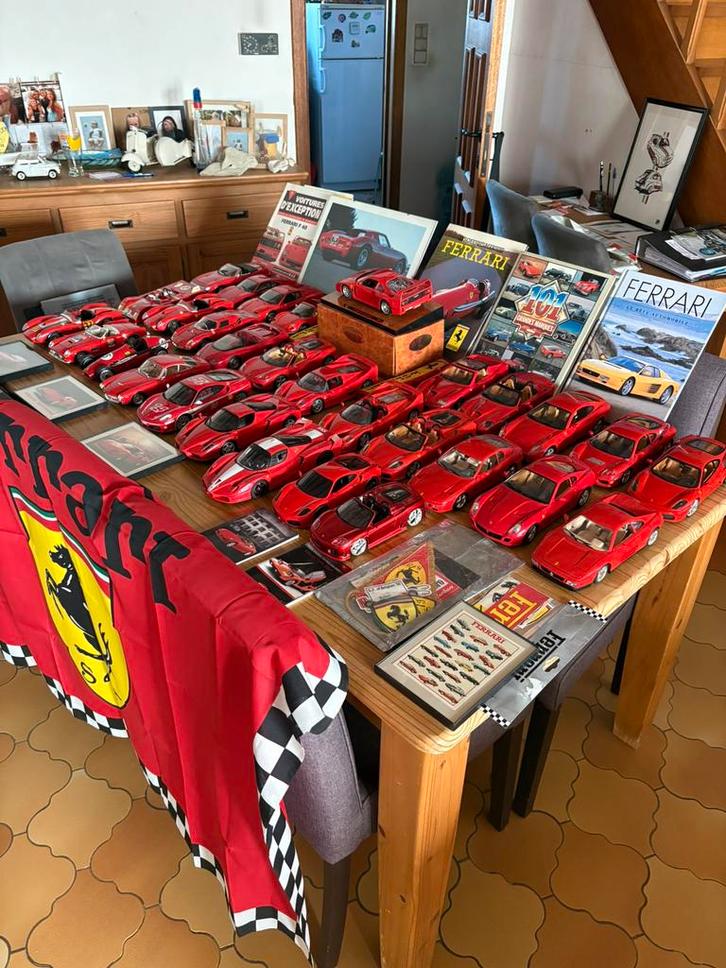 Ferrari1/18, Verzamelen, Poppetjes en Figuurtjes, Ophalen of Verzenden