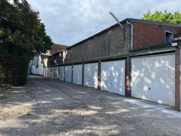 Te koop opbrengsteigendom 10 garages Lokeren beschikbaar voor biedingen