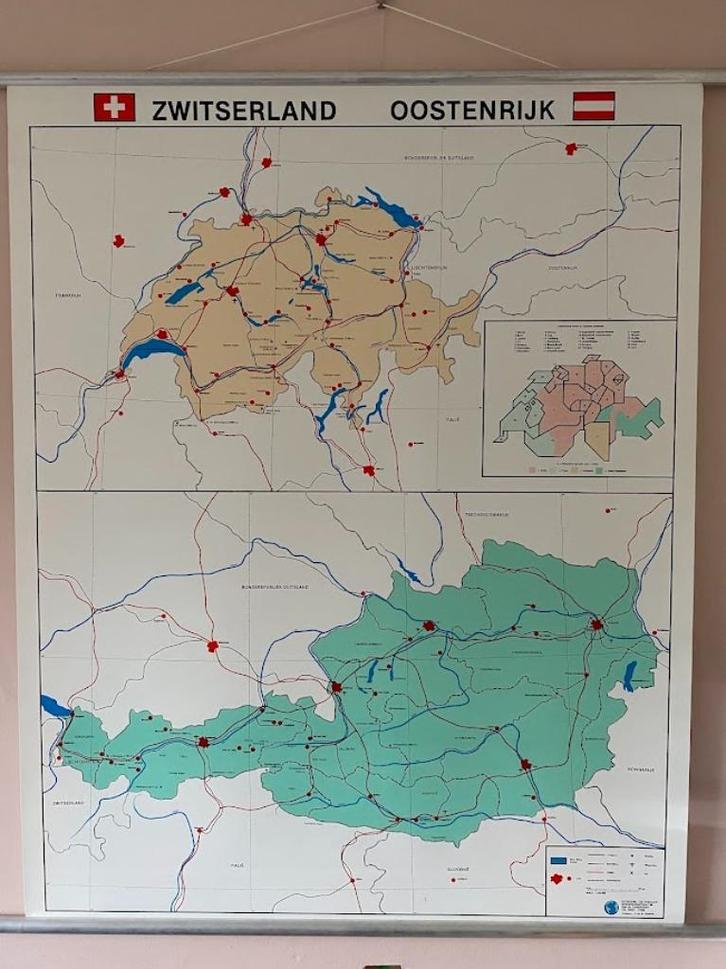 Wandkaart Oostenrijk Zwitserland schoolkaart vintage, Huis en Inrichting, Woonaccessoires | Wanddecoraties, Zo goed als nieuw