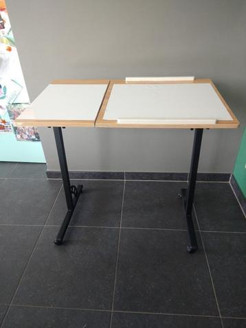 Computertafel of tekenbord voor kinderen op wielen beschikbaar voor biedingen