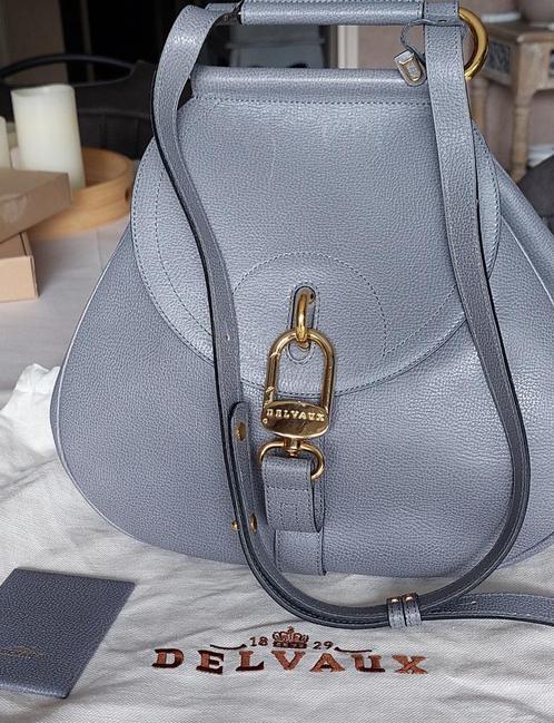 DELVAUX handtas Grijs certificaat, Handtassen en Accessoires, Tassen | Damestassen, Zo goed als nieuw, Handtas, Grijs, Ophalen of Verzenden