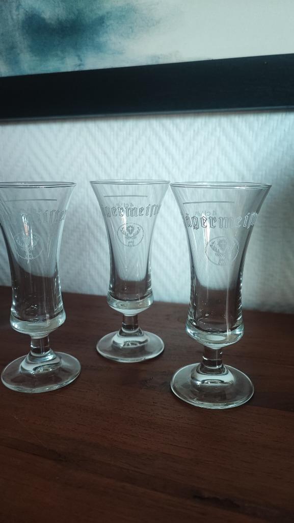 Shotglaasjes Jägermeister 4 cl €3.5 per stuk €10 samen, Verzamelen, Glas en Drinkglazen, Zo goed als nieuw, Borrel- of Shotglas