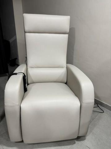 Elektrische relaxzetel Revilax, nog 4 jaar garantie!!, Huis en Inrichting, Ophalen, Zo goed als nieuw, Leer, Relaxzetel, fauteuil, relax zetel, relaxfauteuil, relaxstoel,