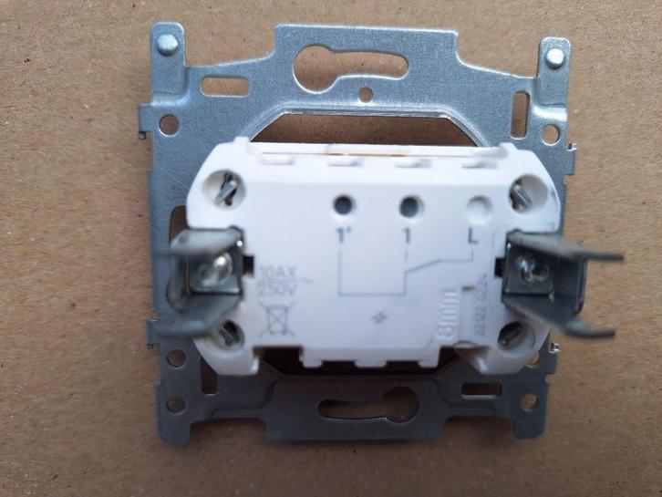 Matériels électriques, Doe-het-zelf en Bouw, Elektriciteit en Kabels, Nieuw, Stekker, Ophalen of Verzenden