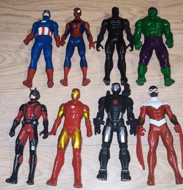 Avengers Staandfiguren 8 Stuks beschikbaar voor biedingen