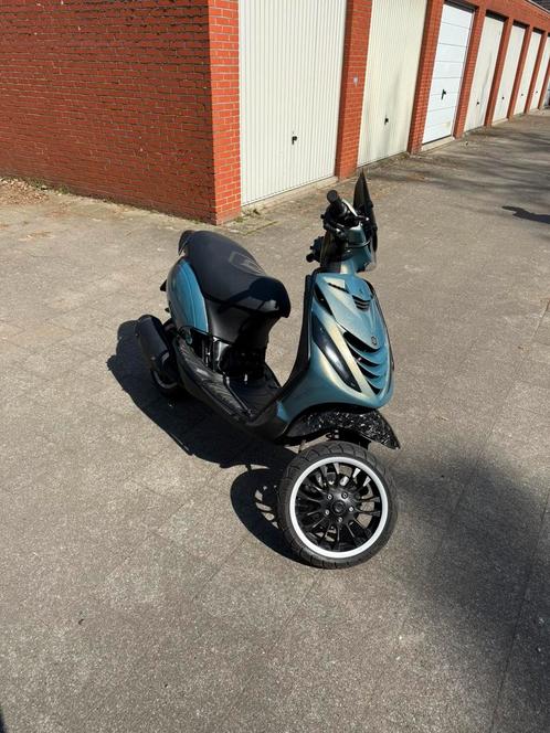 zip 172cc 2t, Fietsen en Brommers, Scooters | Piaggio, Zo goed als nieuw, Zip, Klasse B (45 km/u), Tweetakt, Ophalen