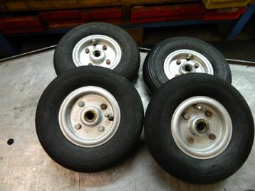 Jeux de roues pour voiture à pédales ou ??? beschikbaar voor biedingen