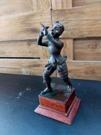 antieke brons beeldje op houten voet, Antiquités & Art, Enlèvement ou Envoi