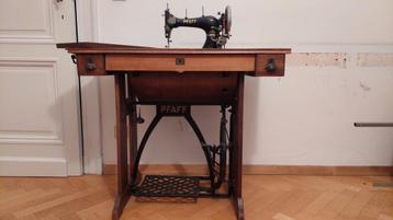 PFAFF antieke naaimachine beschikbaar voor biedingen