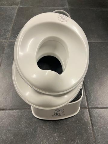 Peuter WC brillen en voetbankje beschikbaar voor biedingen