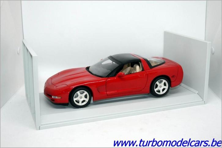 Chevrolet Corvette 1988 1/18 UT Models, Hobby en Vrije tijd, Modelauto's | 1:18, Zo goed als nieuw, Auto, UT Models, Verzenden
