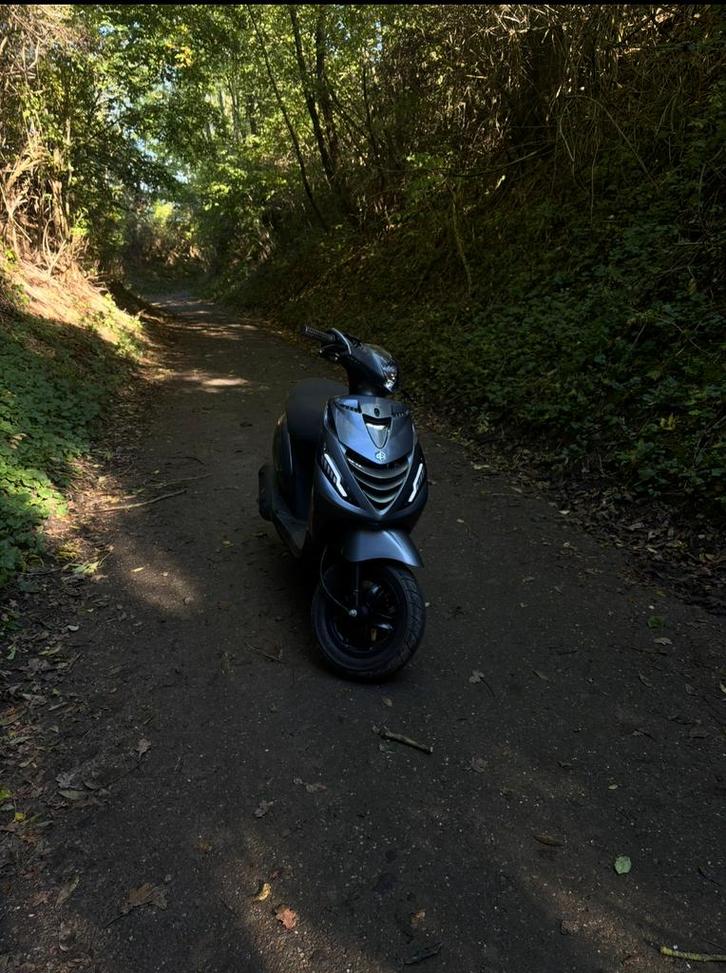 Zip a klasse, Fietsen en Brommers, Scooters | Piaggio, Gebruikt, Zip, Klasse A (25 km/u), Benzine, Ophalen