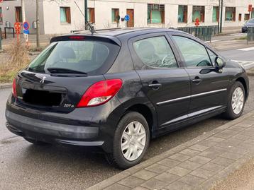 Peugeot 207 2013 1.4 essence 179.000 km Airco 