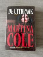 De uitbraak - Martina Cole (nr6998), Boeken, Gelezen, Ophalen of Verzenden, Martina Cole