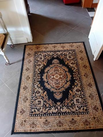 Mooi tapijt, 155 cm op 120 cm beschikbaar voor biedingen