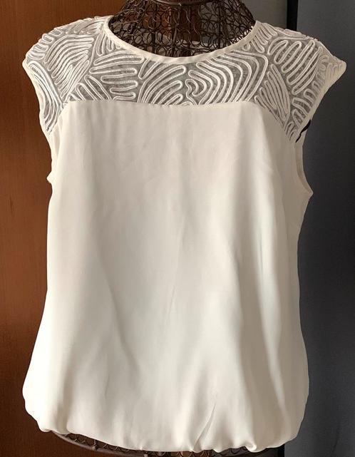 Verleidelijke en discreet mooi topje 38/40, Kleding | Dames, Topjes, Zo goed als nieuw, Maat 38/40 (M), Wit, Zonder mouw, Ophalen of Verzenden