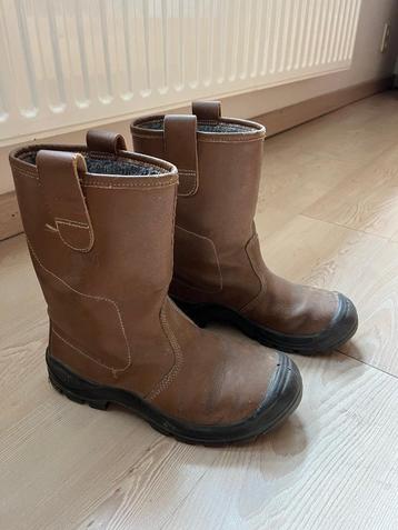 Werklaarzen Atlas beschikbaar voor biedingen