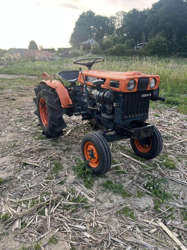 **prachtige compacte handige Kubota b7000 17pk minitractor**, Articles professionnels, Agriculture | Tracteurs, 250 à 500 cm, Autres marques