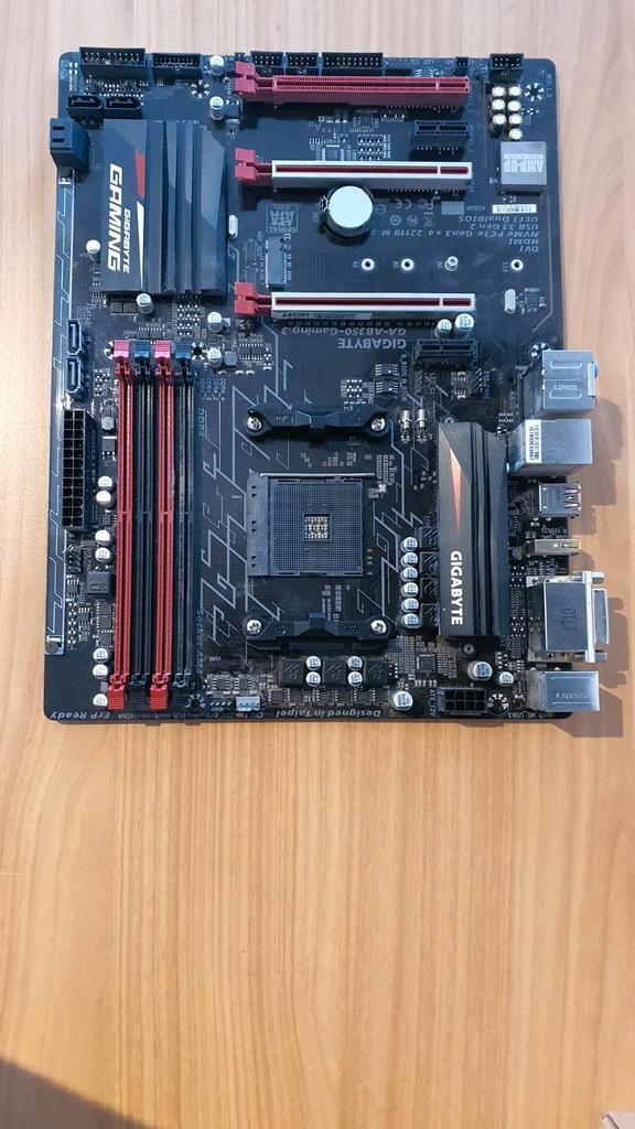 Moederbord - Gigabyte AB350 - Gaming 3, Computers en Software, Moederborden, Gebruikt, AMD, DDR4, Ophalen of Verzenden
