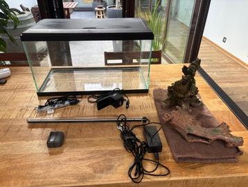 Aquarium 70L & toebehoren  beschikbaar voor biedingen