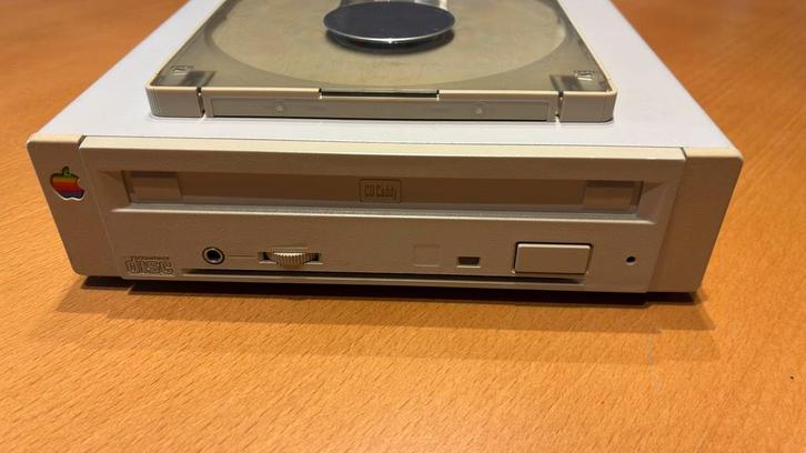 Caddie Apple CD300 qui fonctionne parfaitement, Informatique & Logiciels, Ordinateurs Vintage, Enlèvement