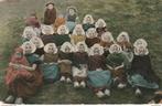 PAYS BAS ZEELAND CARTE POSTALE clogs · shoes · girls · natio, Verzamelen, Postkaarten | Nederland, Ophalen of Verzenden, Voor 1920