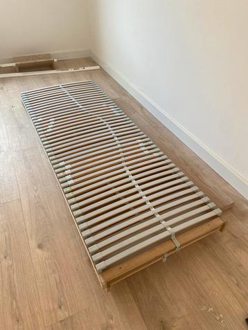 2 lattenbodems van 70cmx200cm beschikbaar voor biedingen