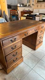 Antieke George V bureau, Ophalen