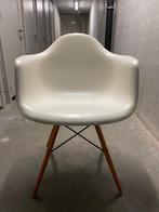 Vitra Eames DAW chair, Huis en Inrichting, Stoelen, Ophalen, Gebruikt, Wit, Eén