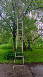 Uitschuifbare ladder , 12 treden, Doe-het-zelf en Bouw, Ladders en Trappen, Ladder, Opvouwbaar of Inschuifbaar, Zo goed als nieuw
