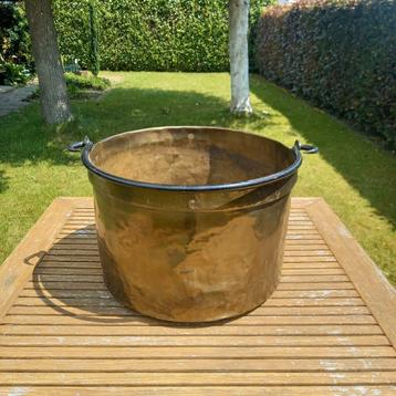 Koperen ketel beschikbaar voor biedingen