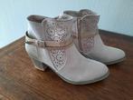 laarsjes Beige maat 38 Nieuw, Kleding | Dames, Ophalen of Verzenden, Zo goed als nieuw, Beige