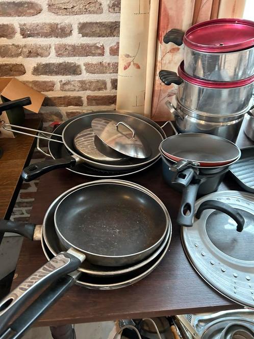 Allerlei keuken gerief , pannen , serviezen,  electro enz, Huis en Inrichting, Keuken | Potten en Pannen, Ophalen
