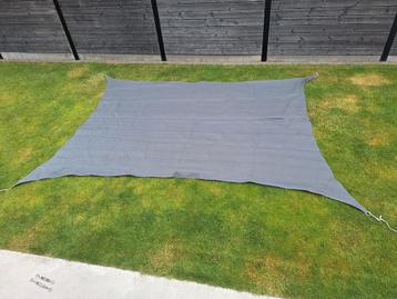 Schaduwdoek met montageset  beschikbaar voor biedingen