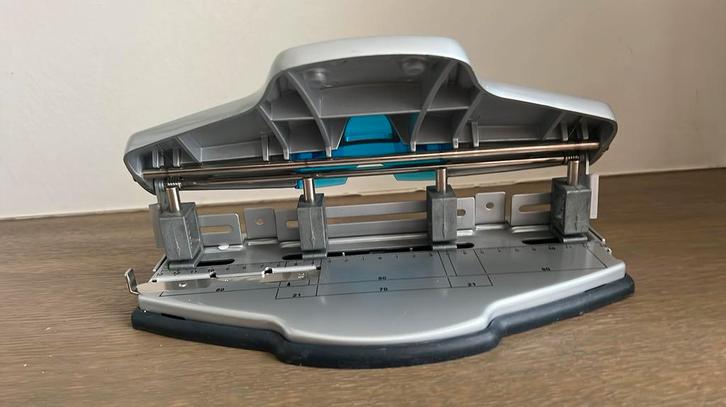 4-gaats perforator, Diversen, Overige Diversen, Zo goed als nieuw, Ophalen of Verzenden