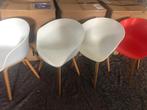 Hay AAC22 stoel gelakt eiken onderstel White, Huis en Inrichting, Stoelen, Wit, Zo goed als nieuw, Vier, Modern