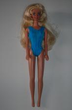 16 Barbie poppen deel 2, Enlèvement ou Envoi, Barbie