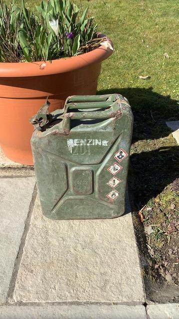 Leger jerrycan, Enlèvement