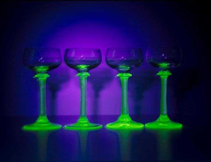 Uraniumglas, Antiek en Kunst, Antiek | Glaswerk en Kristal, Ophalen of Verzenden