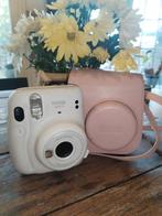 Witte Instax camera + babyroze draagcase, Audio, Tv en Foto, Ophalen of Verzenden, Compact