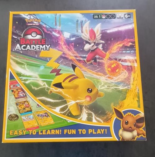 Pokémon TCG - Battle Academy inclusief 3 complete decks, Hobby en Vrije tijd, Gezelschapsspellen | Bordspellen, Zo goed als nieuw