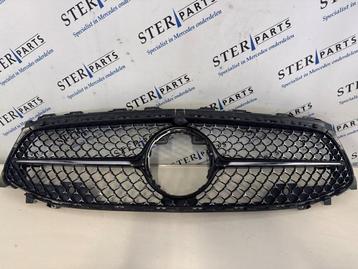 Grille van een Mercedes CLA (9040) beschikbaar voor biedingen