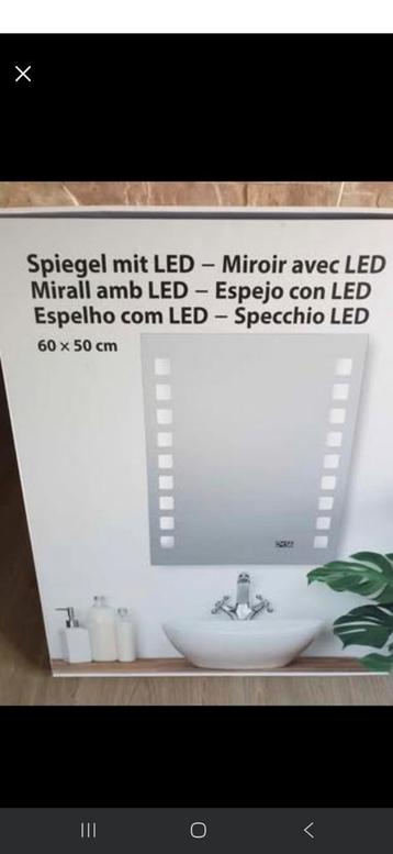 Spiegel met led beschikbaar voor biedingen