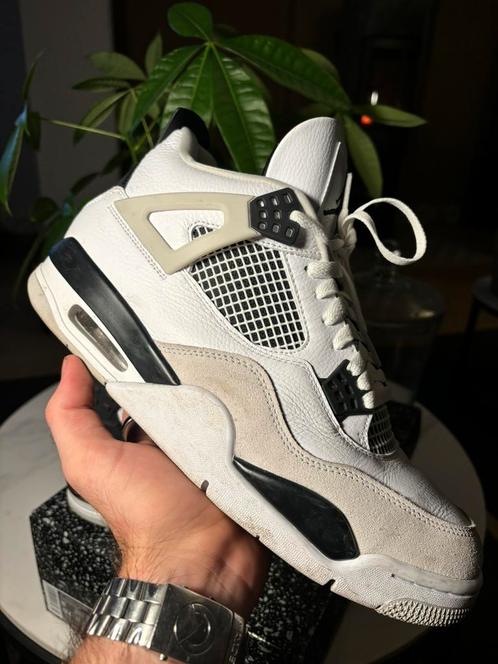 Jordan 4 Military Zwart 45, Kleding | Heren, Schoenen, Zo goed als nieuw, Sneakers, Wit, Ophalen of Verzenden