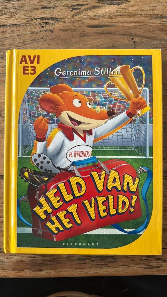 Geronimo Stilton - Held van het veld!, Boeken, Kinderboeken | Jeugd | onder 10 jaar, Ophalen of Verzenden