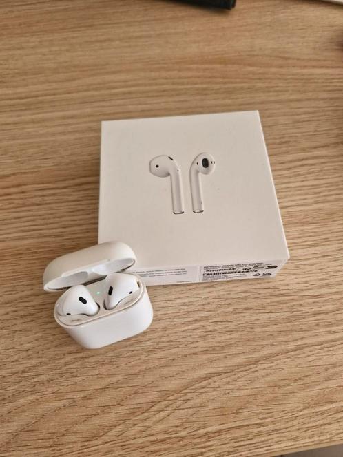 Apple AirPods (2nd generation) nog geen 2 jaar oud, Audio, Tv en Foto, Hoofdtelefoons, Zo goed als nieuw, Overige merken, Bluetooth